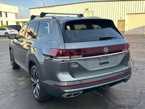 Used 2024 Volkswagen Atlas SEL Premium R-Line AWD/4WD image 8