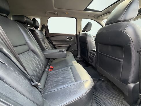 Used 2021 Nissan Rogue Platinum FWD image 24