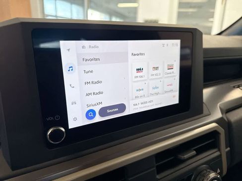 Used 2025 Toyota Tacoma SR5 image 31