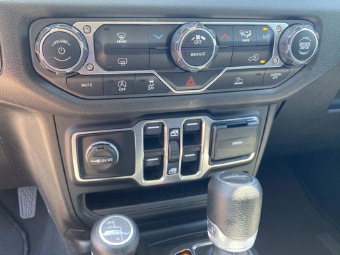 Used 2025 Jeep Gladiator Sport AWD/4WD image 28
