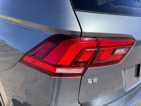 Used 2024 Volkswagen Tiguan SE image 29