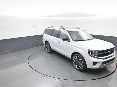 New 2026 Ford Expedition Platinum image 23