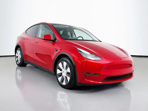 Used 2023 Tesla Model Y Long Range AWD/4WD image 3