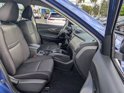 Used 2019 Nissan Rogue S image 19