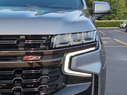 Used 2021 Chevrolet Suburban Z71 w/ Z71 Signature Package AWD/4WD image 12