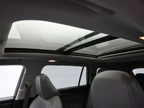 Used 2022 Toyota Highlander Platinum image 13