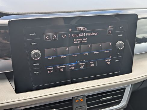 Used 2025 Volkswagen Taos SE w/ Panoramic Sunroof Package FWD image 29