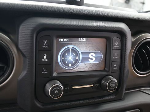 Used 2019 Jeep Wrangler Sport AWD/4WD image 19