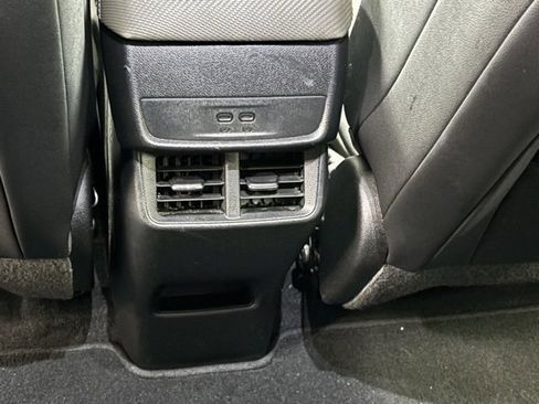 Used 2025 Chevrolet Equinox LT w/ Convenience Package II image 10