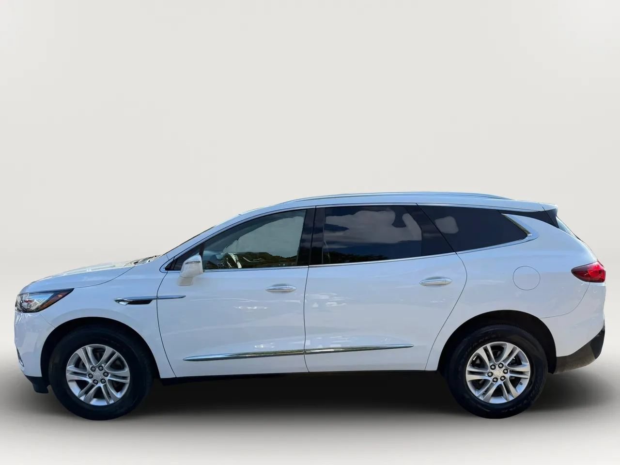 Used 2019 Buick Enclave Essence FWD image 6