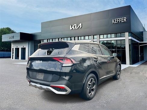 Certified 2024 Kia Sportage LX image 8