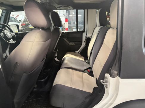 Used 2014 Jeep Wrangler Unlimited Sport AWD/4WD image 41