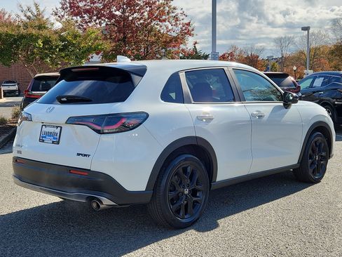 Used 2024 Honda HR-V Sport image 4