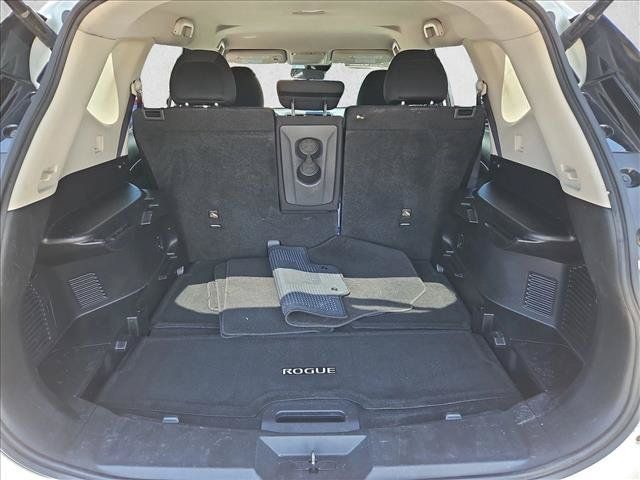 Used 2020 Nissan Rogue SV w/ Premium Package FWD image 6