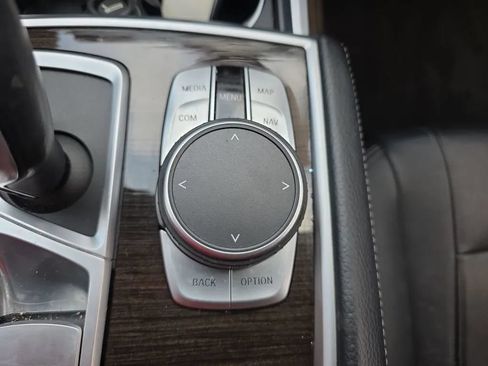 Used 2019 BMW 740i w/ Cold Weather Package RWD image 36