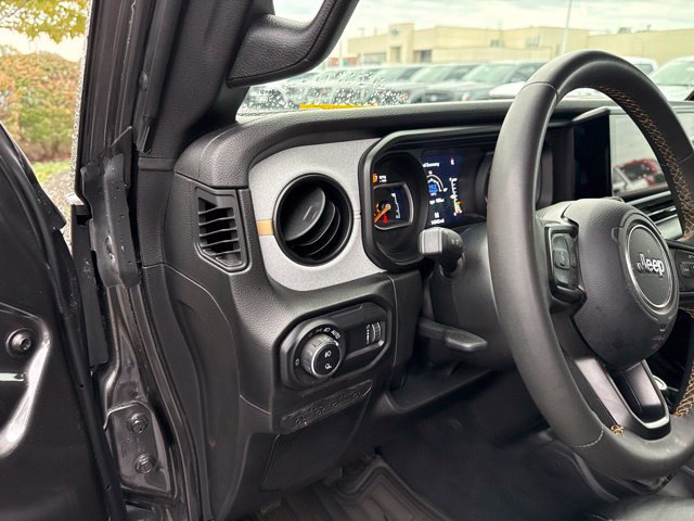 Used 2024 Jeep Gladiator Sport AWD/4WD image 11