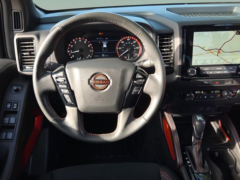 Used 2024 Nissan Frontier Pro-X image 11