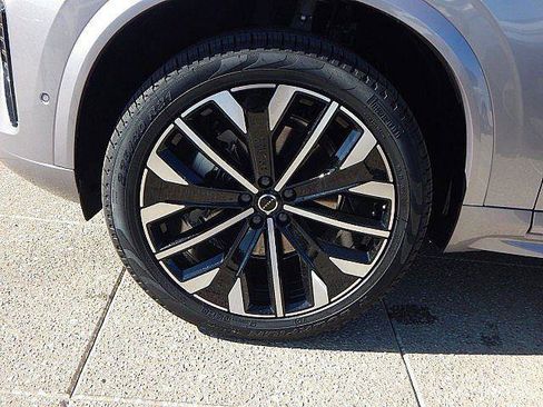 New 2026 Volvo XC90 B6 Ultra w/ Lounge Package AWD/4WD image 11