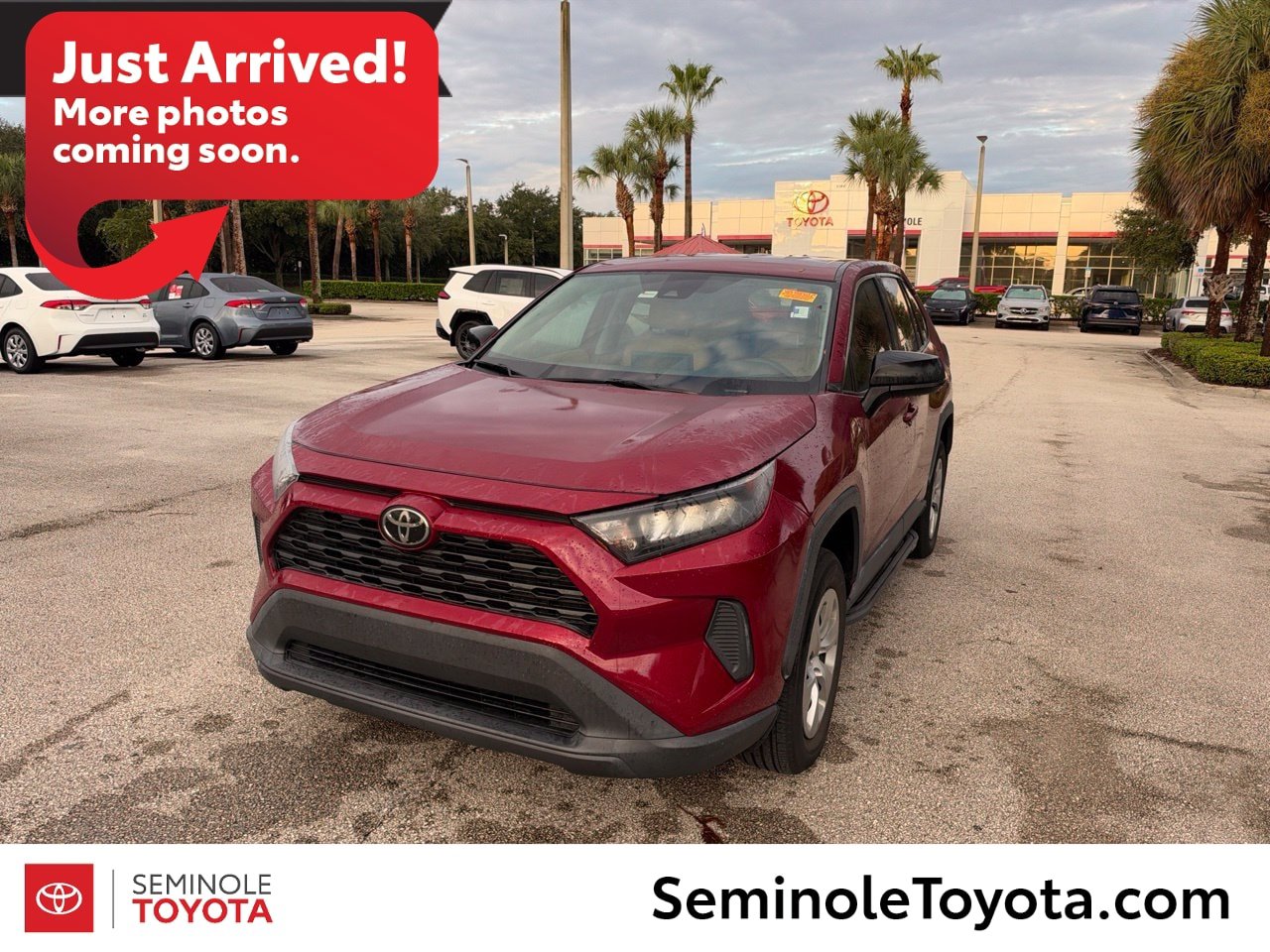 Used 2022 Toyota RAV4 LE FWD image 1