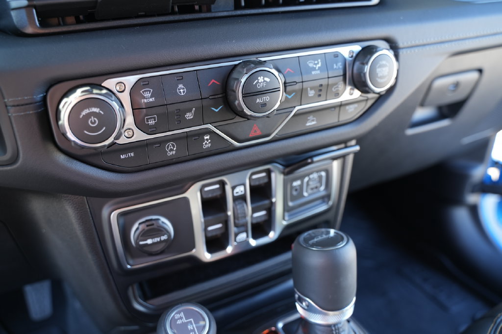 New 2026 Jeep Gladiator Sport AWD/4WD image 32