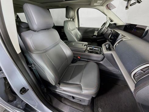 Used 2025 Ford Expedition Max Active AWD/4WD image 31