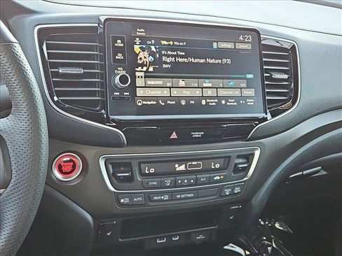 Used 2025 Honda Ridgeline TrailSport image 15