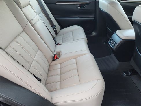 Used 2016 Lexus ES 350 image 32