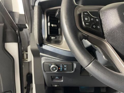 Used 2022 Ford Bronco Outer Banks AWD/4WD image 13