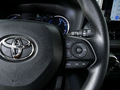 Used 2025 Toyota RAV4 XLE AWD/4WD image 10