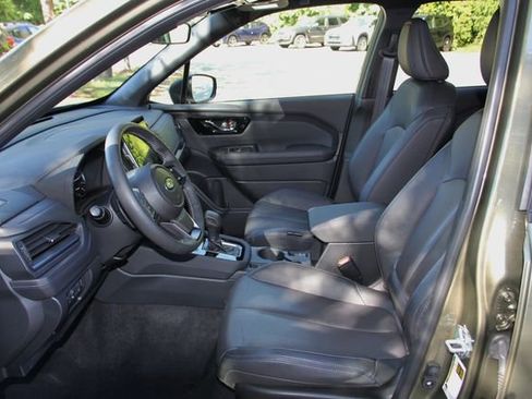 Used 2025 Subaru Forester Limited AWD/4WD image 15