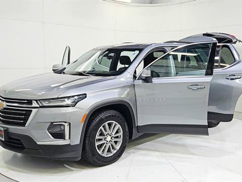 Used 2023 Chevrolet Traverse LT FWD image 30