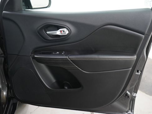 Used 2014 Jeep Cherokee Limited AWD/4WD image 11
