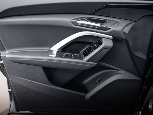 Certified 2025 Audi Q5 Premium w/ Convenience Package image 13