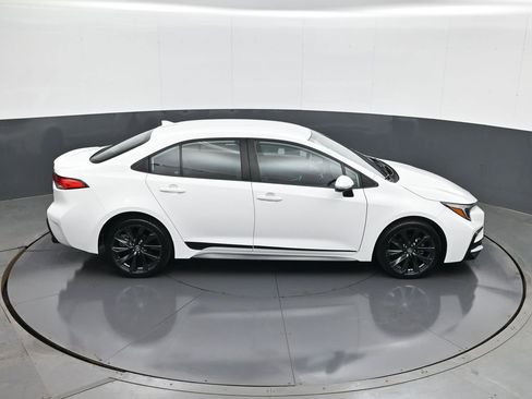 Used 2023 Toyota Corolla SE image 16