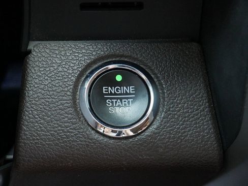 Used 2018 Ford F150 King Ranch w/ Equipment Group 601A Luxury AWD/4WD image 38