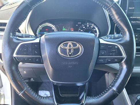 Used 2021 Toyota Highlander Platinum AWD/4WD image 25