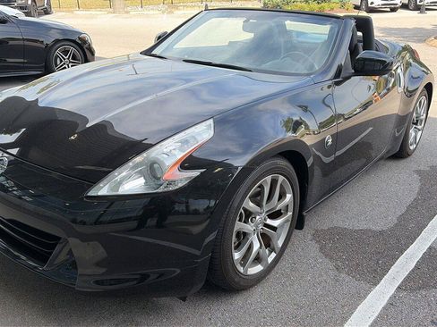 Used 2012 Nissan 370Z Touring RWD image 5
