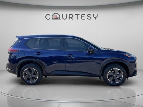 Certified 2024 Nissan Rogue SV w/ SV Premium Package image 8