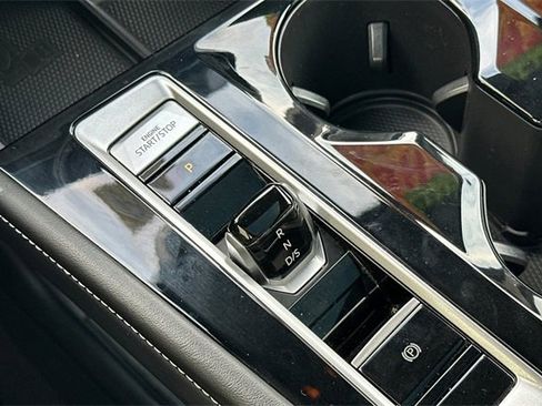 Used 2024 Volkswagen Atlas Cross Sport SEL Premium R-Line image 25