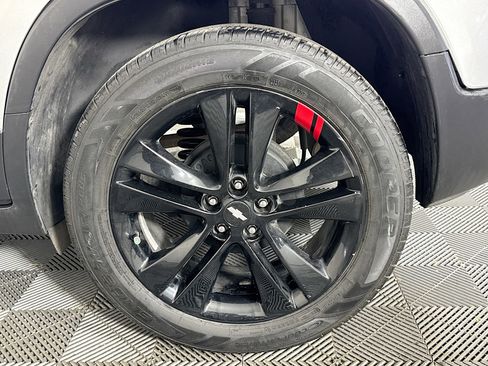 Used 2021 Chevrolet Trax LT w/ Redline Edition image 36