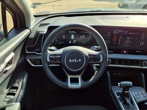 Used 2023 Kia Sportage LX image 15