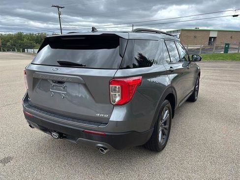 Certified 2023 Ford Explorer XLT w/ Equipment Group 202A AWD/4WD image 4