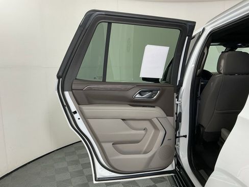 Used 2022 Chevrolet Tahoe LT w/ LT Signature Package image 24