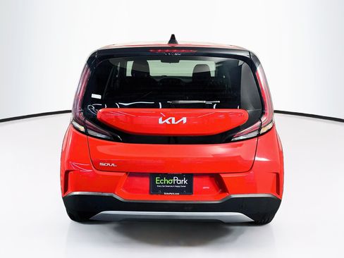 Used 2024 Kia Soul LX w/ Option Group 015 FWD image 7