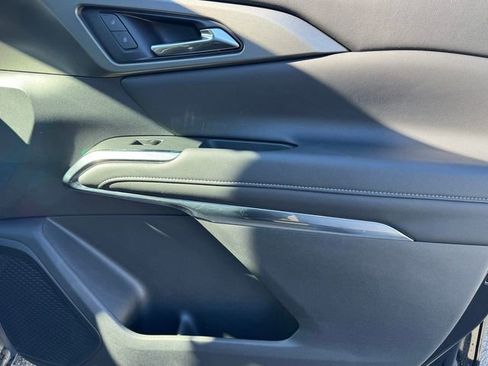 New 2025 Chevrolet Traverse LT image 9