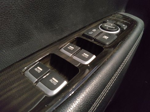 Used 2019 Kia Sorento FWD image 27