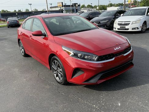 Used 2023 Kia Forte LXS w/ LXS Technology Package FWD image 7