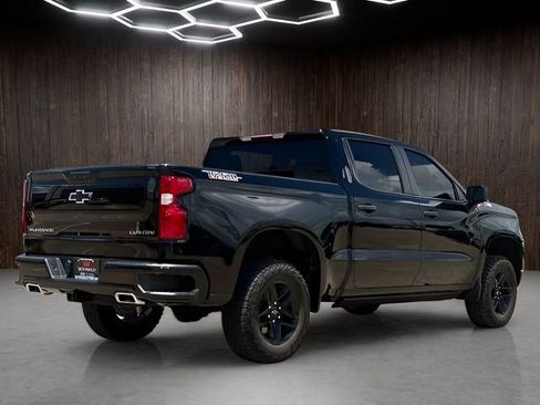 Used 2024 Chevrolet Silverado 1500 Custom Trail Boss AWD/4WD image 2