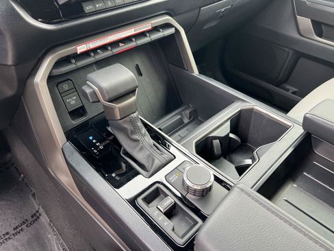 Used 2025 Toyota Tundra SR5 AWD/4WD image 37