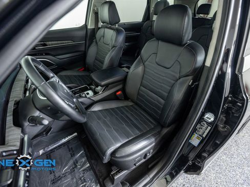 Used 2025 Kia Telluride SX Prestige AWD/4WD image 24